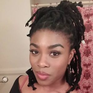 Meet your Posher, Akina